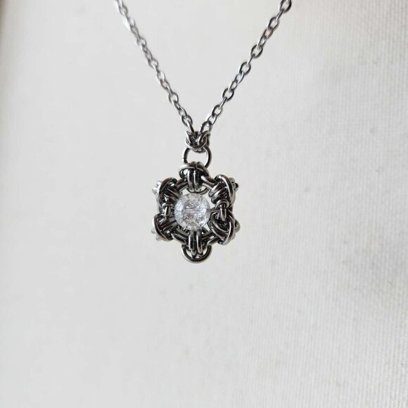 Vintage antique silver and quartz round fairy necklace with a small silver chain - Picture 6 of 8